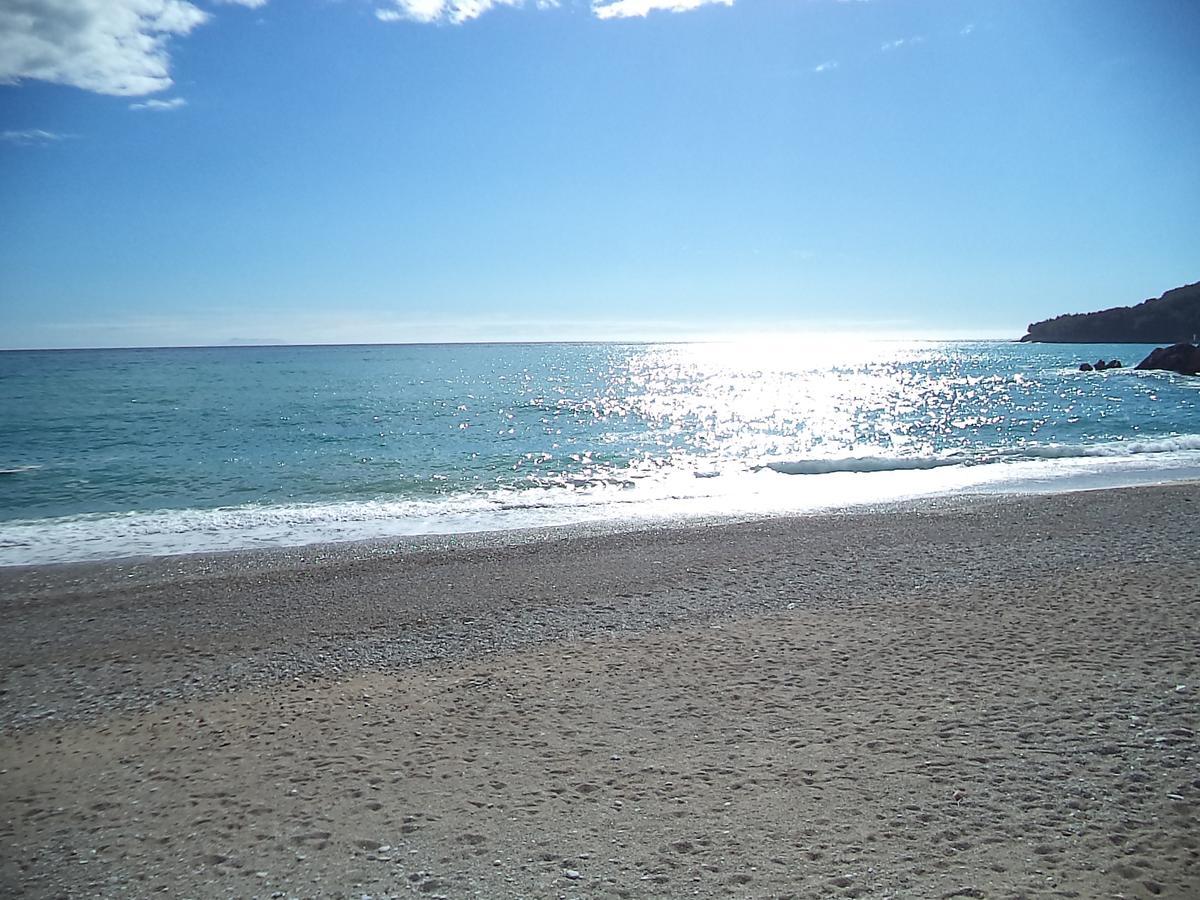 Guest House Solive Himare Luaran gambar